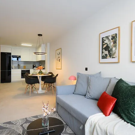 Joyful Homes Apartman *